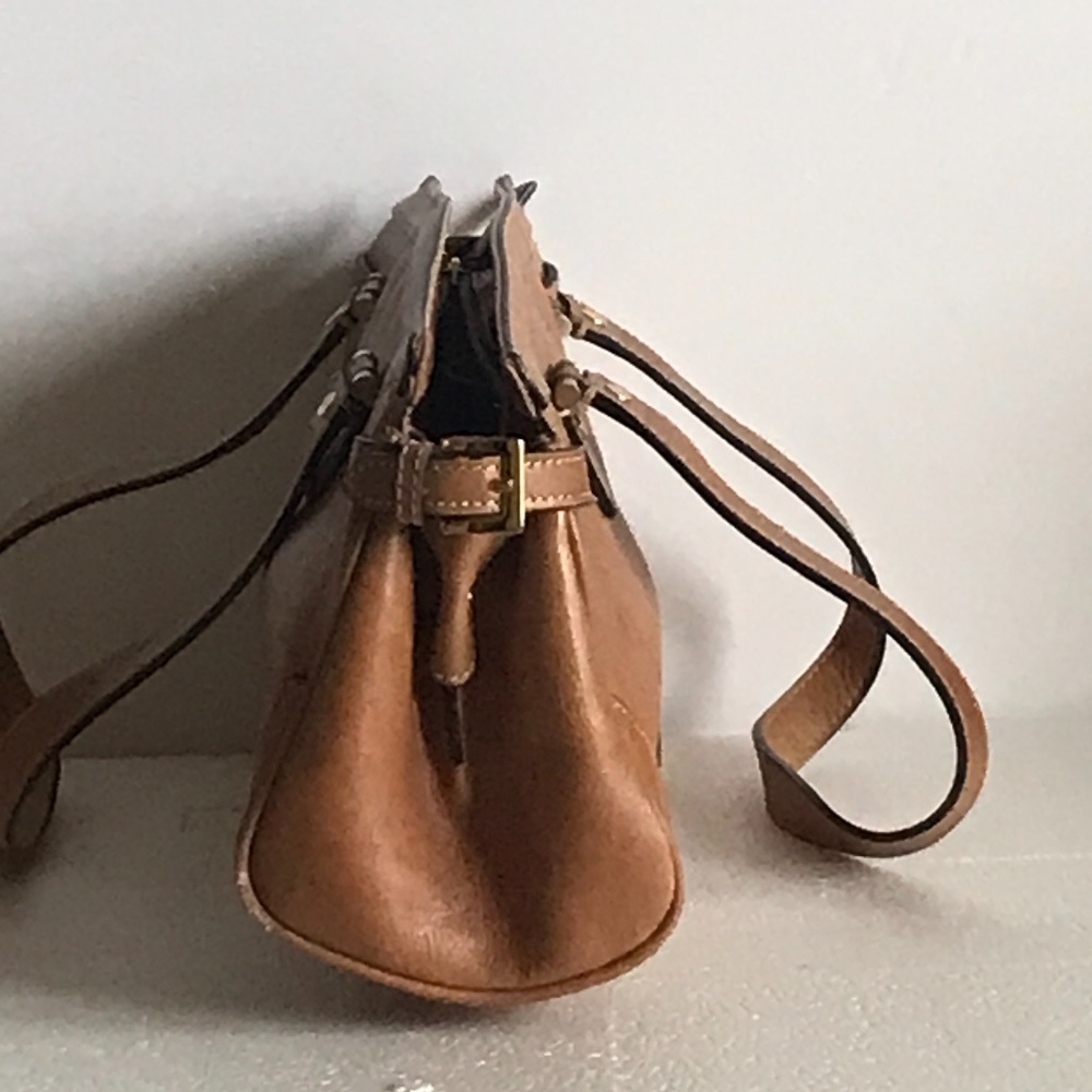 Etienne Aigner Tan Leather Handbag. - Picture 3 of 6